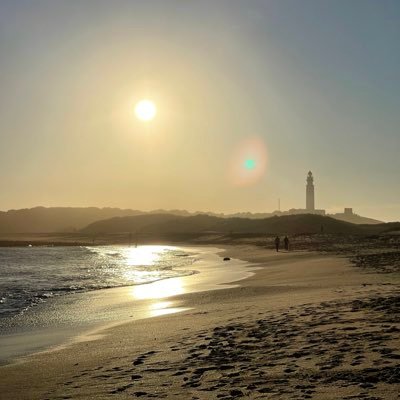 colour_me_happy's profile picture. Learning to dance in the rain