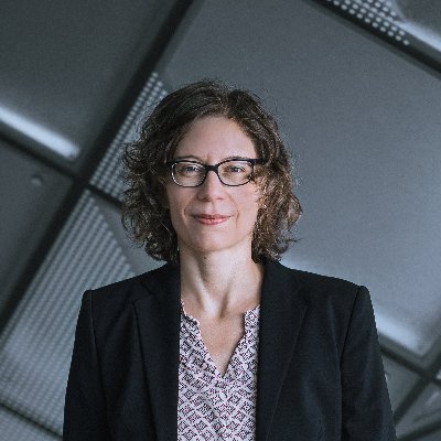 Redakteurin und Autorin, u.a. für RBB Kultur, Die Zeit, ZEIT MAGAZIN online, taz am Wochenende. Podcast: Die Politikerinnen. Mehr Infos: https://t.co/yaHNcNTIvi