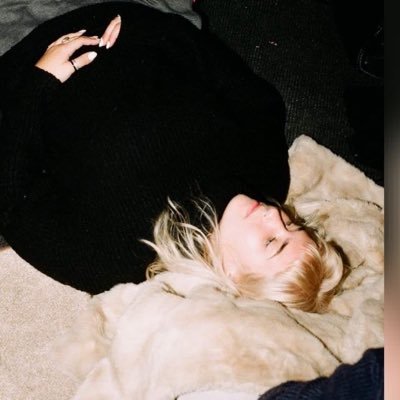 FrancescaSimcox's profile picture. Environmental Peacebuilding researcher. Sustainability & Story telling 🌏