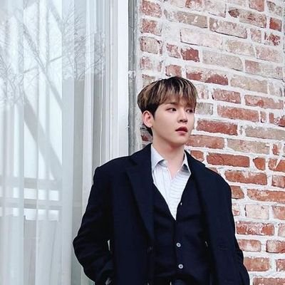 1995 / Bodacious sound is cut off by the wind. Marvelous rapper of UP10TION is awesome, also a beatbox expert who strikes like fulmination — Noh Sooil.