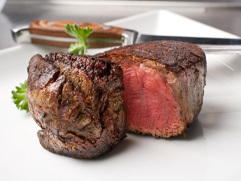 Dry Aged Beef ® es un proceso de añejamiento de la carne, produciendo ablandamiento y el sabor único.Es la carne de novillos mestizos  de altísima calidad.