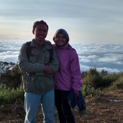 Tanpa definisi, anggap saya sebagai saya, bukan saya dari sebagian saya, separuh saya atau seperempat saya, saya masih me-saya