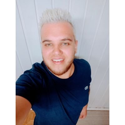 📌 Caxias do Sul - RS, 
⚠️ 27
🇦🇹 Colorado
🎓 Formado em Gestão da Qualidade.
🎓 Pós-graduando em Engenharia da Qualidade
👶 Pai do Bernardo
