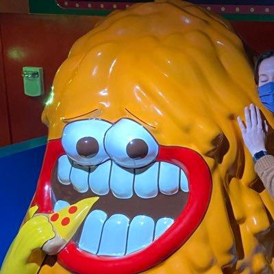 mrsteal_yuhgurl's profile picture. bottoms up?