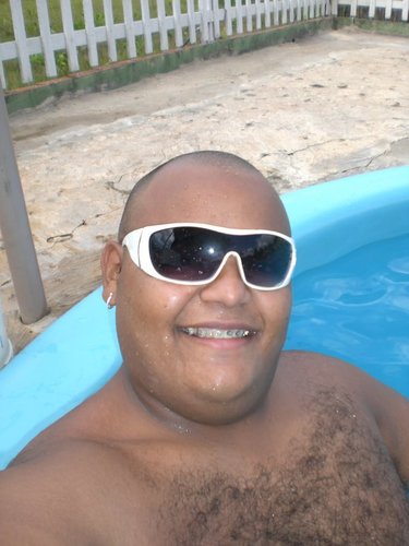 Sou um cara normal, com uma vida corrida,e que gosta muito de curtir a vida.