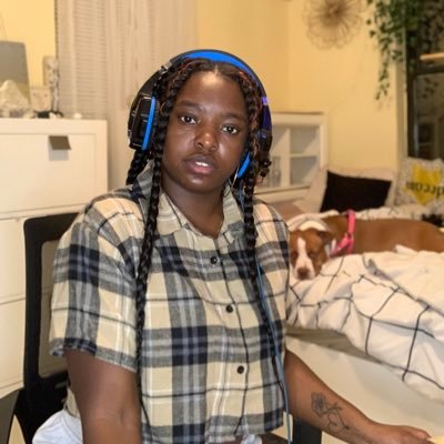 miapia_thegreat's profile picture. Noob Gamer Girl transforms to GOAT Gamer Girl 😈