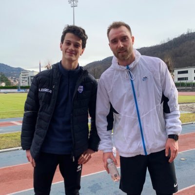 richibrics's profile picture. 