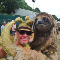 It's a Moose with a Sloth 🚲🚴🍷🍺🏉 🎸🌈🎻🦥🪕(@David_Moose) 's Twitter Profile Photo