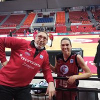 Gregorio Aznarez (@cafeteriaoval) 's Twitter Profile