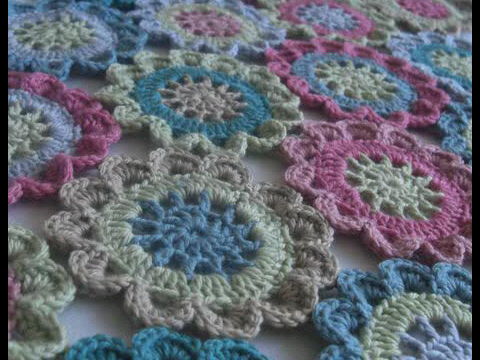 Autism mum, crocheter, yarn obsessive and baker.
