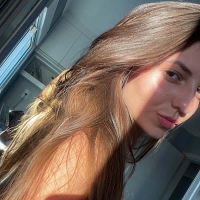 nicoly_quinaiaa's profile picture. ✨