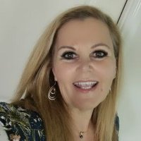 Diane Booth - @DianeBo85138384 Twitter Profile Photo