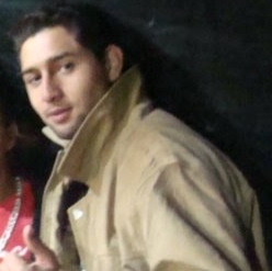 Eu Sou um Cara q gosta de fazer novas Amizades, Gosto de Futebol,Cantar hehe'.