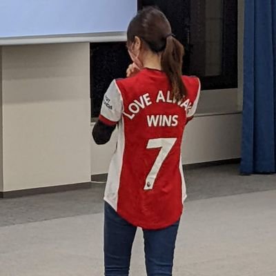 Yeah nah nah nah(写真はausの観戦会)
5-6ヶ国でアーセナル観てる.
現地は10試合くらい