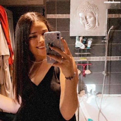 marielefort12's profile picture. 