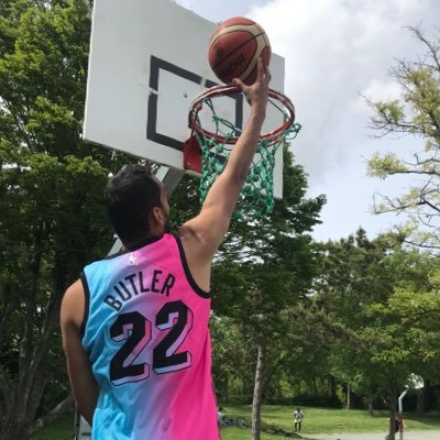 🎙 Membre de @FicellePodcast 🏀 Fondateur @Backcourt_fr 💙🤍 Supporter @ChoraleRoanne