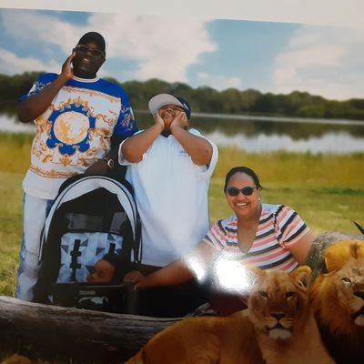 I stay in Columbia https://t.co/T51GSoHvYb mother of 2 kids! I stay with a man I been with 12 years in January ! I have two sister and 2 nephew and  2 niece!
