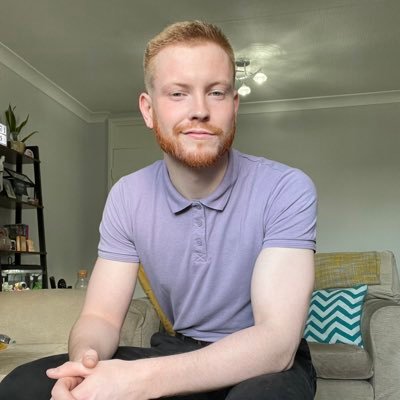 Ginger 👨🏻‍🦰Football. ⚽️Musical theatre 🎤 he/him. 🏳️‍🌈🏳️‍🌈 🇮🇪 living in London.