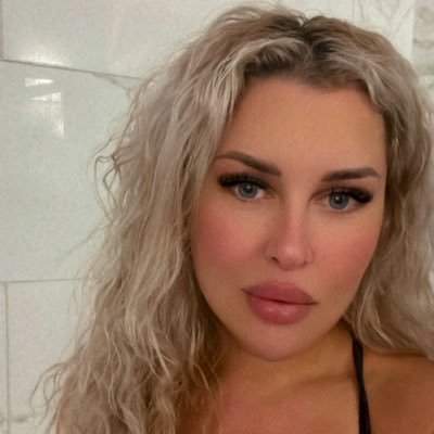 Co-Founder of @Women_InCrypto • Entrepreneur • Business owner • 💁🏼♀️ $MOVR $DOT $KSM