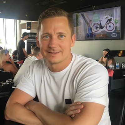 ”Jag kunde gjort allting tusen gånger bättre, men nu gjorde jag inte det”. YNWA, LFC, Örebro SK, Stevie G, Thåström. Fav = läsa senare eller 👍👊
