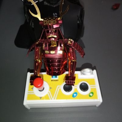 TheHelcass's profile picture. Traductor, videojuegador, streamer y escritor. En general, un tipo buena onda. Twitch: https://t.co/N4R80qFqvM YT: The Helcass