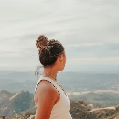 justiiin_e's profile picture. VAAARSITY