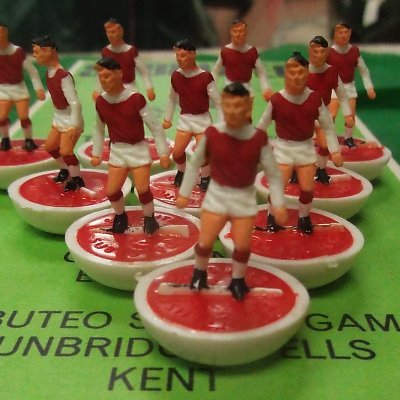 Arsenal Supporter, Subbuteo Enthusiast and John Williamson Music fan first and foremost :)