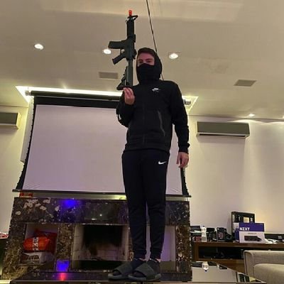 Moura_ofc21's profile picture. •RJ/ZN
•20Y
•📴