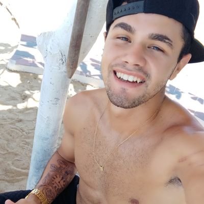 CarlosE81324817's profile picture. 