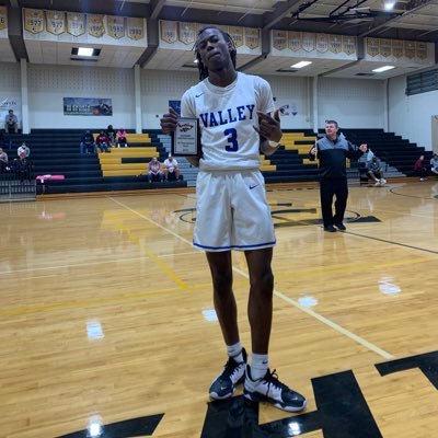 6’1” pg c/o 2023/ 2x all region 1st team/Carolina canines/ 2x offensive player of the yeaR/MVhs/