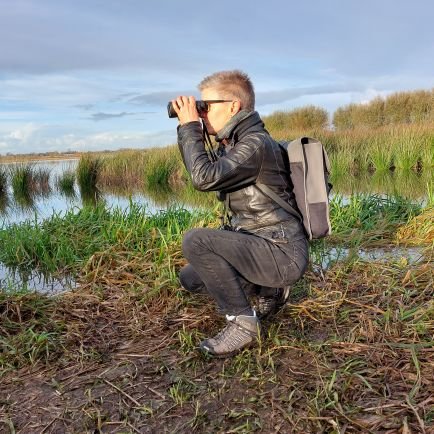 Gewerkt als POH in 2 huisartsenpraktijken. Vrijwilliger bij osteoporosevereniging.
Fotografeer graag in de natuur,  o.a. insecten