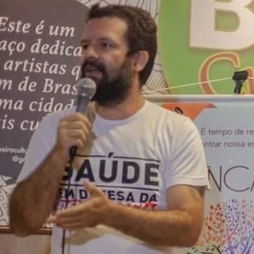 Coletiva Somos / Psicólogo Social /Professor Universitário / Psicoterapeuta / Educador Popular / Poeta / Músico / Masculinidades / Se organiza a Esquerda