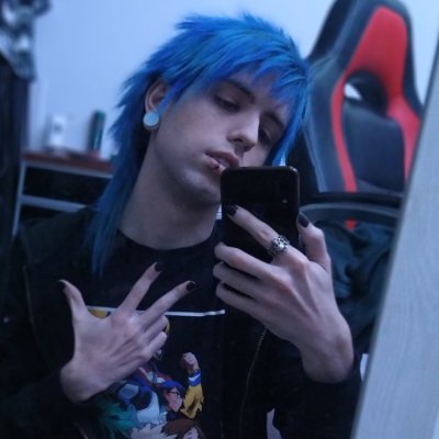 25. Anime fan. Eorthea. Illo cabesa. Visual kei. @fran2195 es mi bae. Digimon ftw. Sevilla.