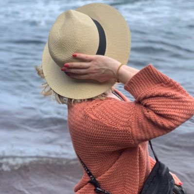 clairemchardon's profile picture. 