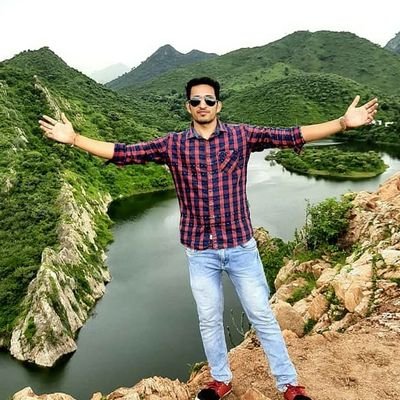 बस अगले ही मोड़ पर सुकून होगा ;
चल जिंदगी थोडा और चले!!✌🏻