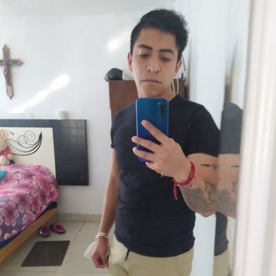 Antonioshz's profile picture. por que al bailar, los pies se mueven y el alma se libera. 🪽

el amor lo exige todo 💪

mi color será claro...💙💛