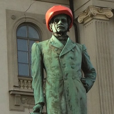 JohanQCitizen's profile picture. Fairly typical.