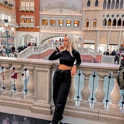 MiluPenialoza's profile picture. 22