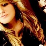 Inrritatinha,ciumenta,marrenta,egoista,as veses xata,linda & simplesmente eu..3