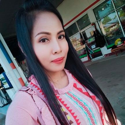 ratna_ying's profile picture. 