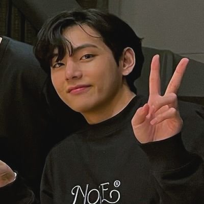 — {♡} ; @home : r, j , s, h, j, j, v | she/major