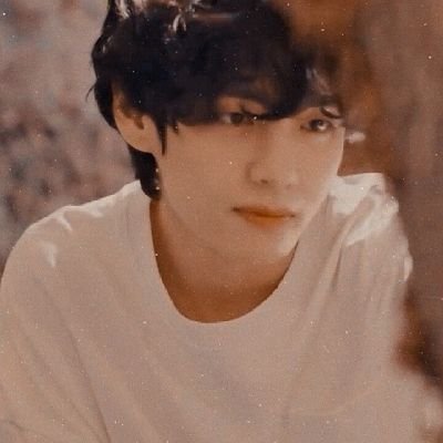 _hobijimbts_'s profile picture. #OT7STAN💜ANTY/HATERS🚫 #Bangtanlife BTS supporting account forever ✊ a free soul🦋..living in my own world✨✨nature lover 🌿🌿 #Armyforever also #kdramalover