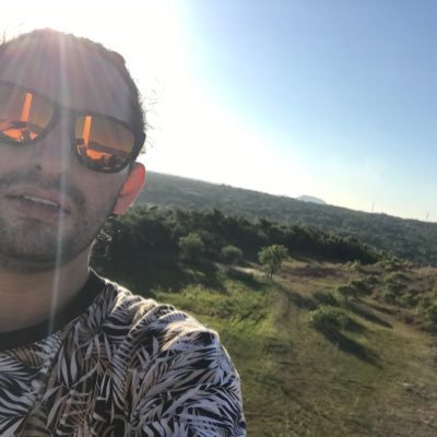 MiAngelGarGa's profile picture. flotando en el aire