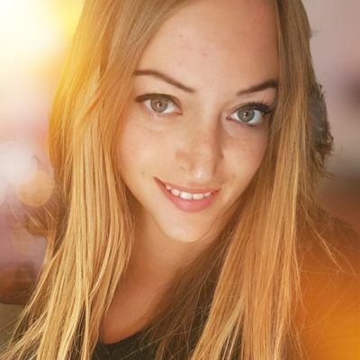 ionitsa21's profile picture. Απρόβλεπτη η ζωή,δεν κλείνεται σε κουτιά,δεν υπογράφει συμβόλαια,σου λέει... περίμενε και θα δεις!!!