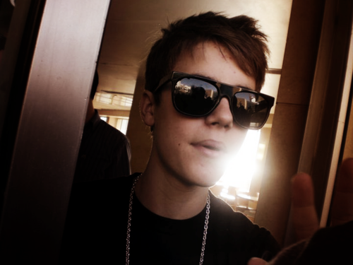 jbiebszfake's profile picture. I want stephanie in my sink.