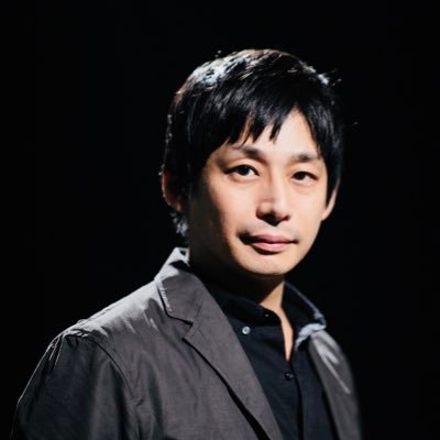 名古屋の劇作家・演出家。名古屋市芸術創造賞。愛知県芸術文化選奨文化新人賞。『クラッシュ・ワルツ』で劇作家協会新人戯曲賞・名古屋市民芸術祭賞(大賞)。『異邦人の庭』でせんだい短編戯曲賞大賞。同作と『誰も死なない』で名古屋市民芸術祭特別賞。『モンスターとしての私』でテアトロ新人戯曲賞佳作。愛知淑徳大学非常勤講師。