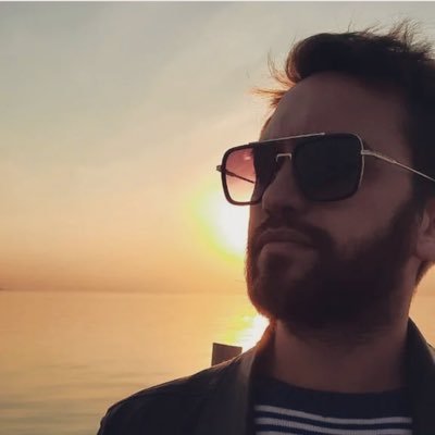 Técnico Superior en Administración de las Organizaciones.
Socio de R&R+
Hincha Fanático del más grande: Club Atlético River Plate