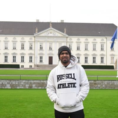 aaravindahr's profile picture. Love good foods....Still exploring in my life..... Engineer to earn... Happiness is state of Mind..