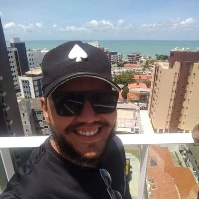 Psicólogo, psicanalista em formação, rock in roll na veia .... Personalidade forte, porém a sensação de aprender me enlouquece... TMJ..