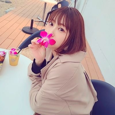 巽悠衣子です。声優をやらせて頂いております。   パンとAEONとサッカー(レアルマドリード)とミステリーが好きです。将来の夢はポジティブ◎よろしくお願いします( ´ ꒳ ` )